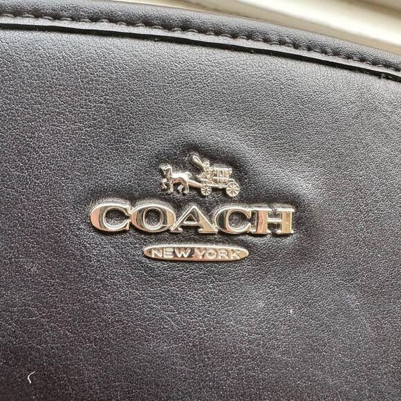 Coach Shoulder Bag/Crossbody handbag Leather Excellent Condition - Picture 2 of 9